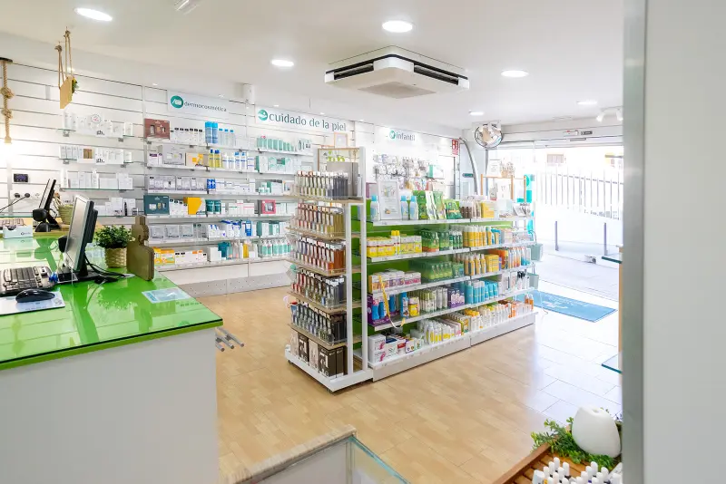 1--Farmacia Avella- local Avellà Farmacia en Oliva - Interior