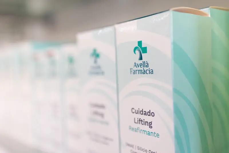 4--Farmacia Avella- local Avellà Farmacia en Oliva - marca propia