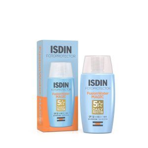 Protector solar facial ligero de base acuosa con SPF 50+